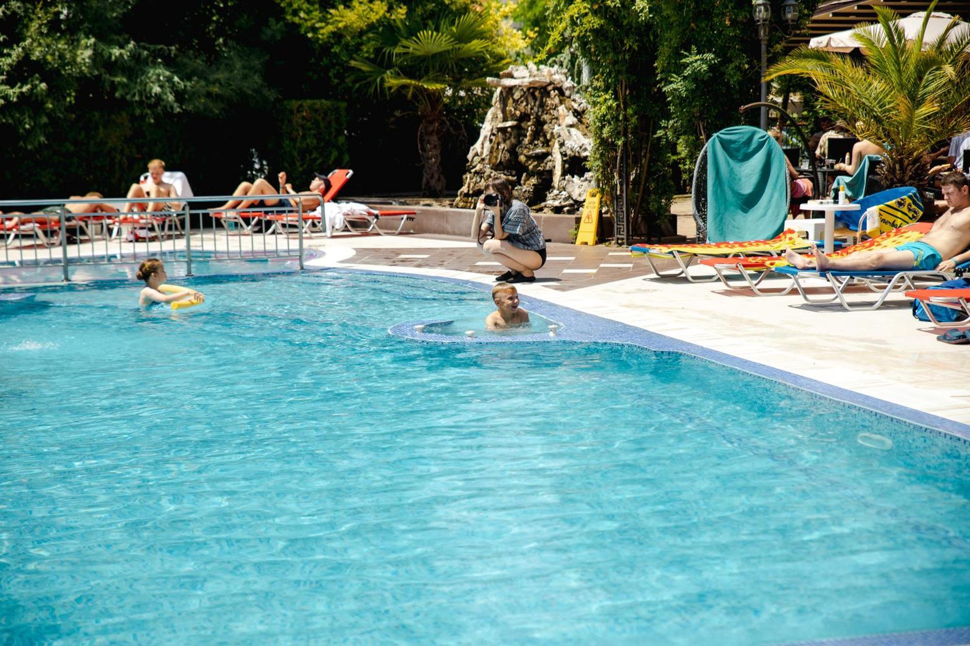 Biato Apartments Pantai Sunny Luaran gambar