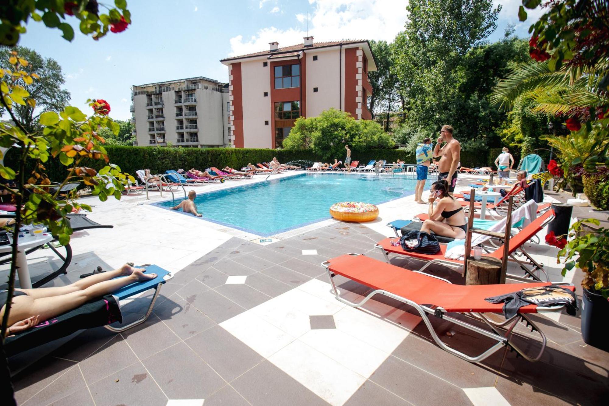 Biato Apartments Pantai Sunny Luaran gambar