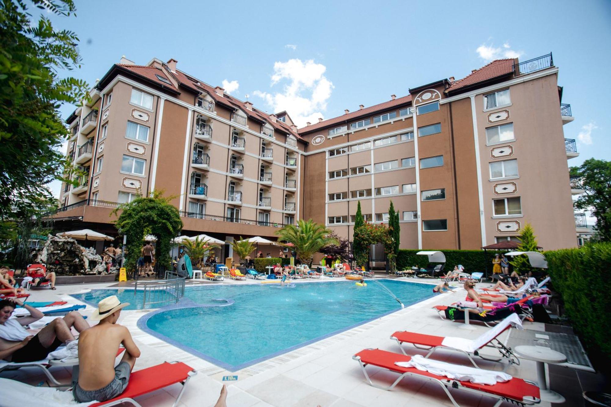 Biato Apartments Pantai Sunny Luaran gambar