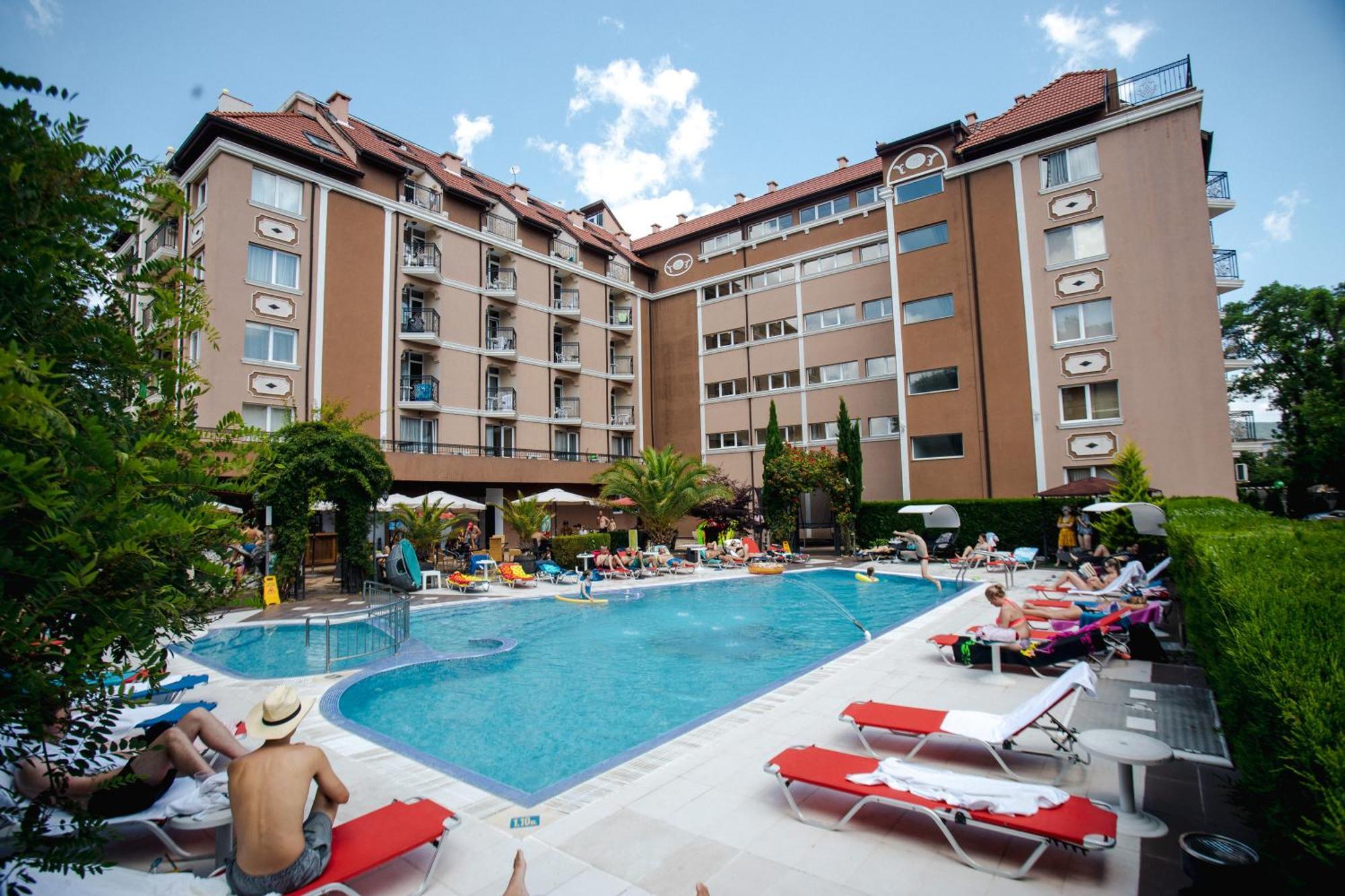 Biato Apartments Pantai Sunny Luaran gambar