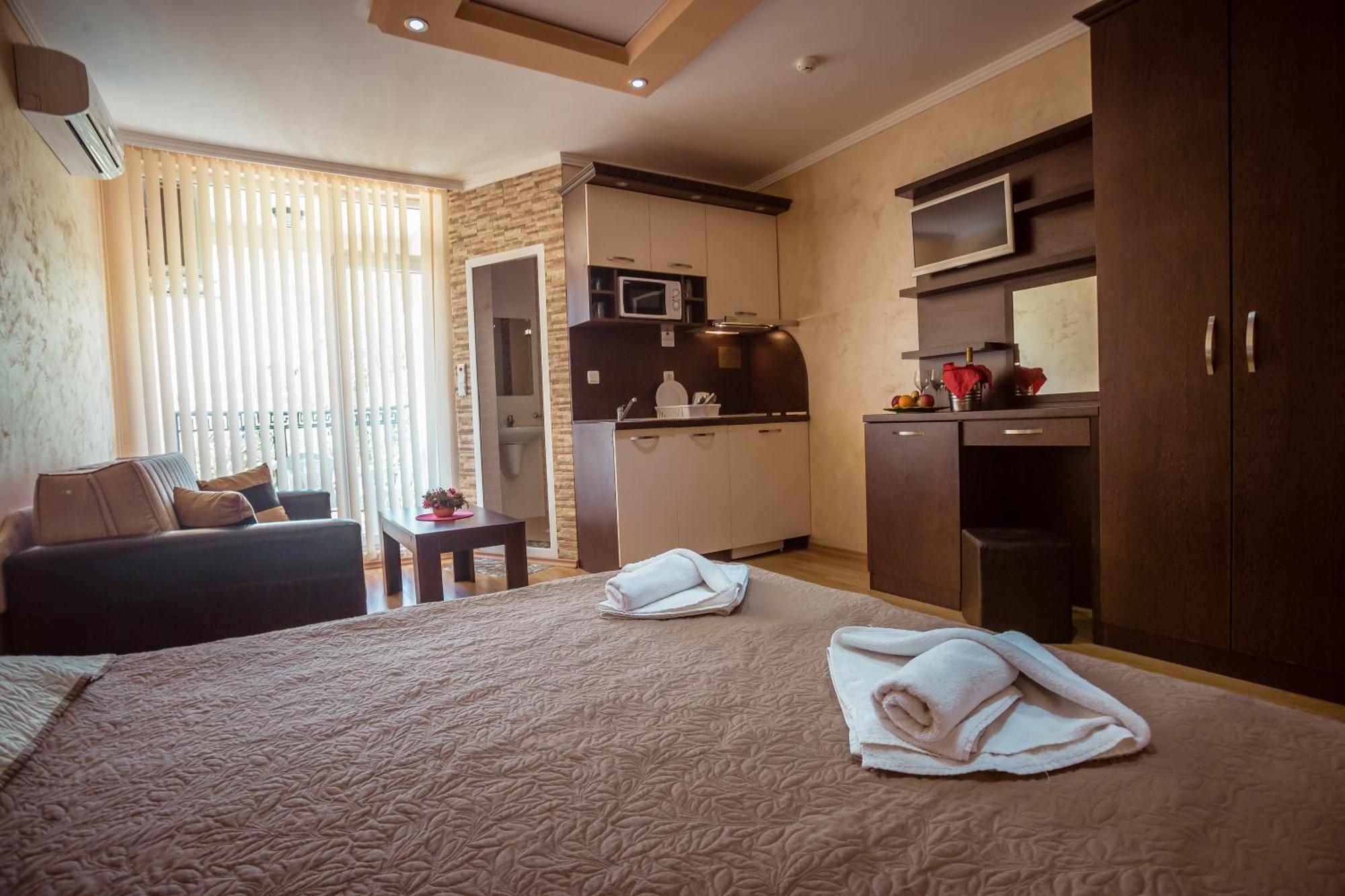 Biato Apartments Pantai Sunny Luaran gambar