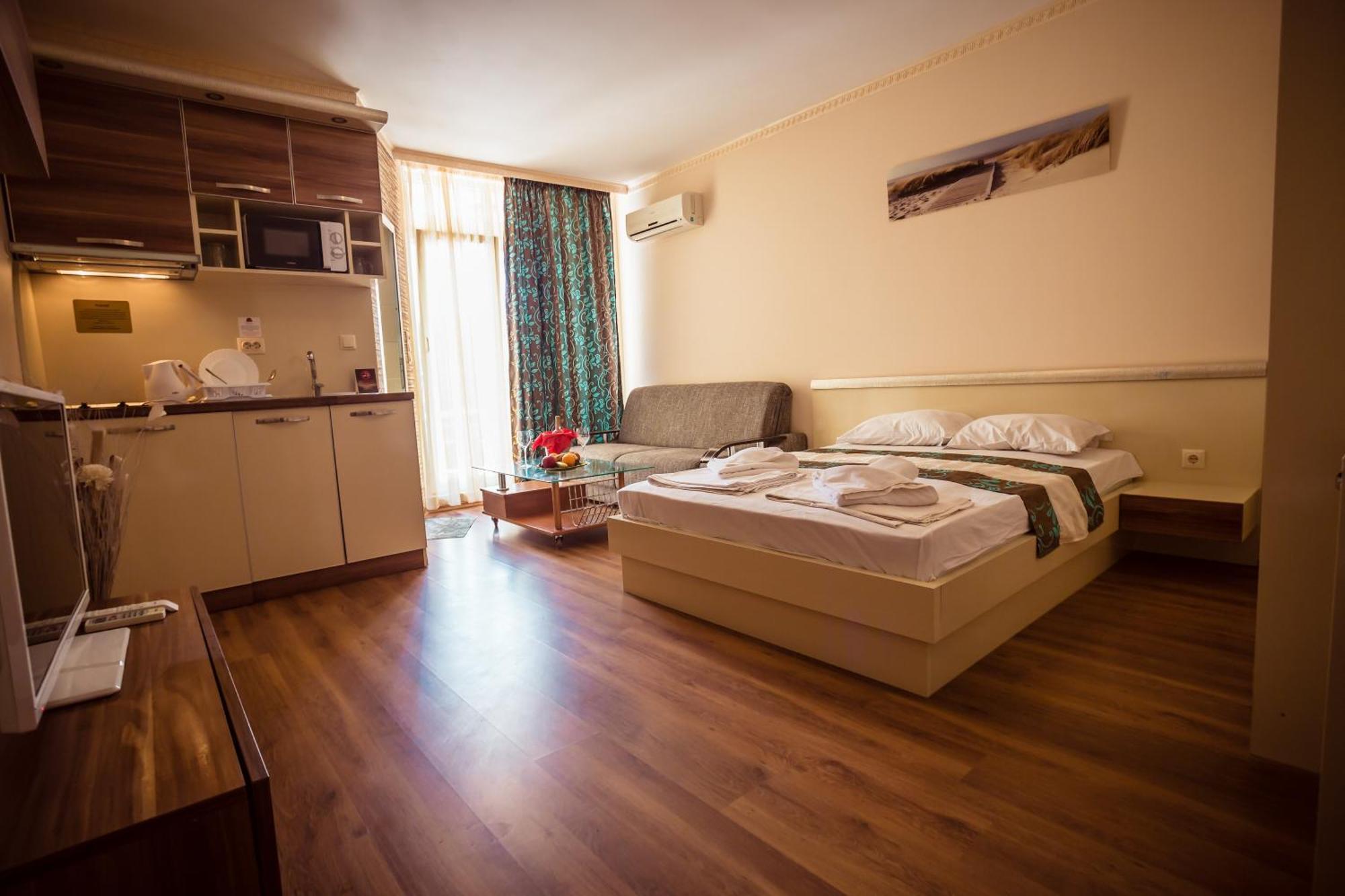 Biato Apartments Pantai Sunny Luaran gambar