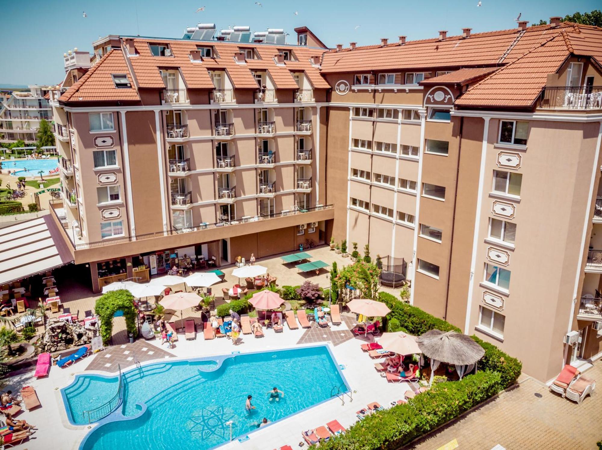 Biato Apartments Pantai Sunny Luaran gambar